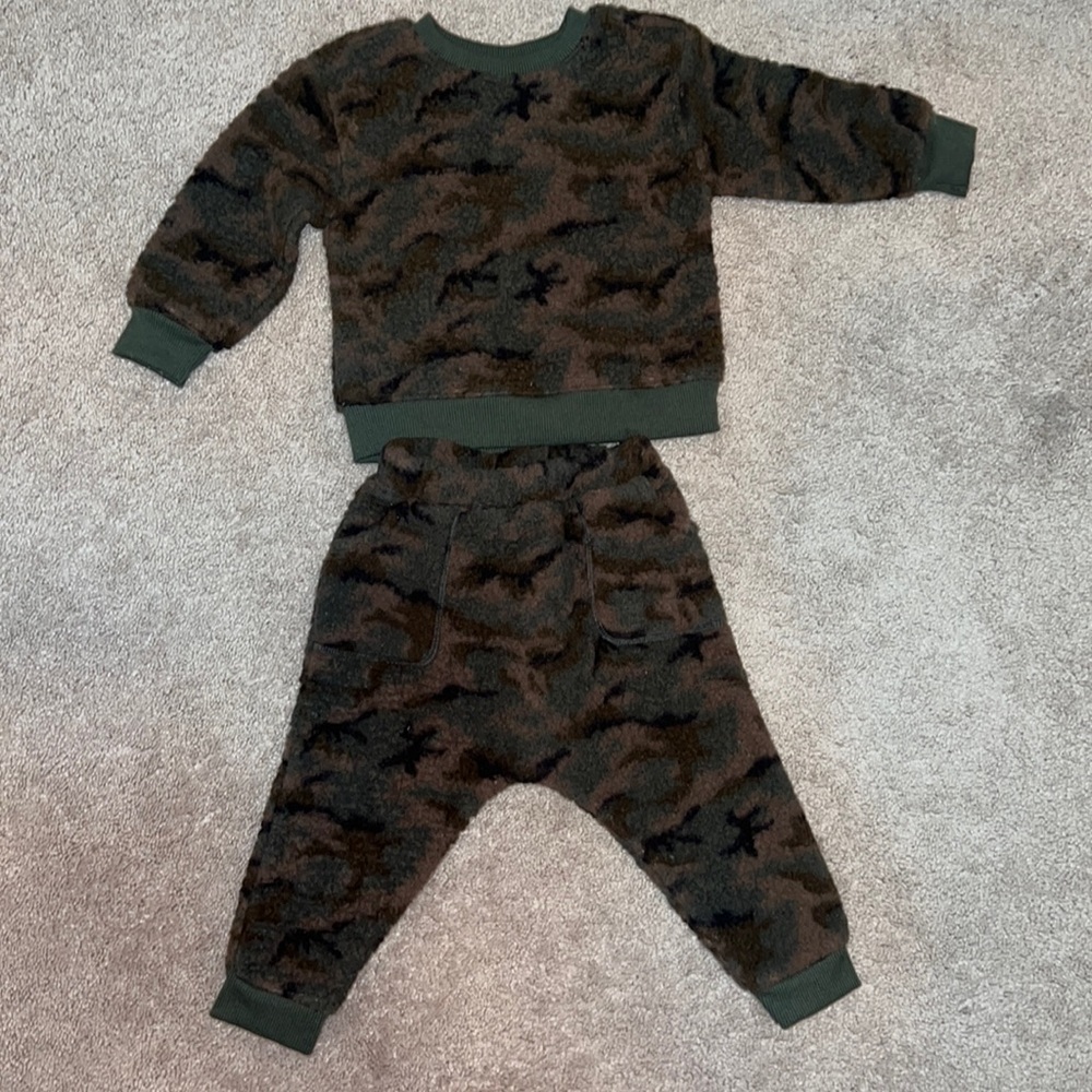 Baby 2 piece camo set